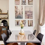 Versailles Rustic - Charm & Comfort 7min Palace Апартаменты *